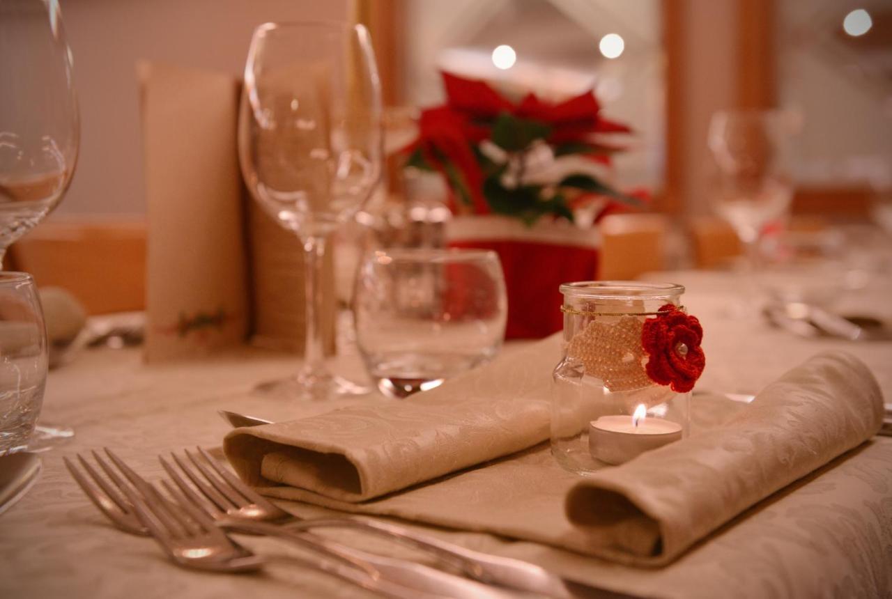 Pippo Hotel Terzolas Екстер'єр фото