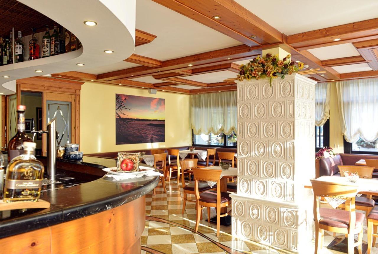 Pippo Hotel Terzolas Екстер'єр фото