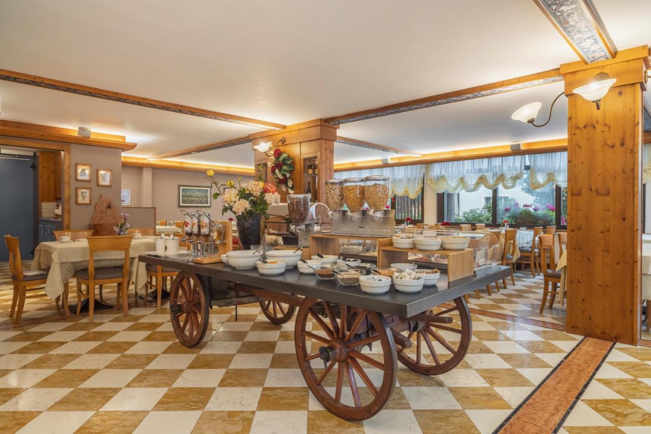 Pippo Hotel Terzolas Екстер'єр фото
