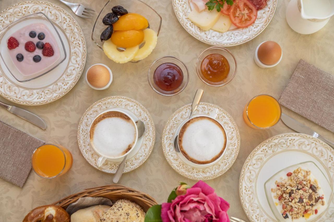 Pippo Hotel Terzolas Екстер'єр фото
