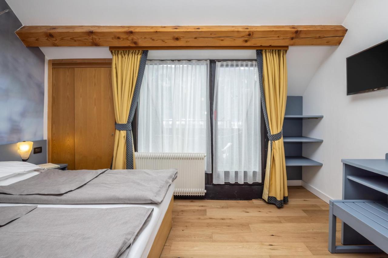 Pippo Hotel Terzolas Екстер'єр фото