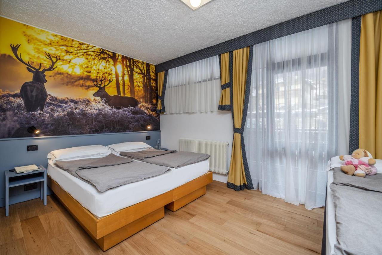 Pippo Hotel Terzolas Екстер'єр фото